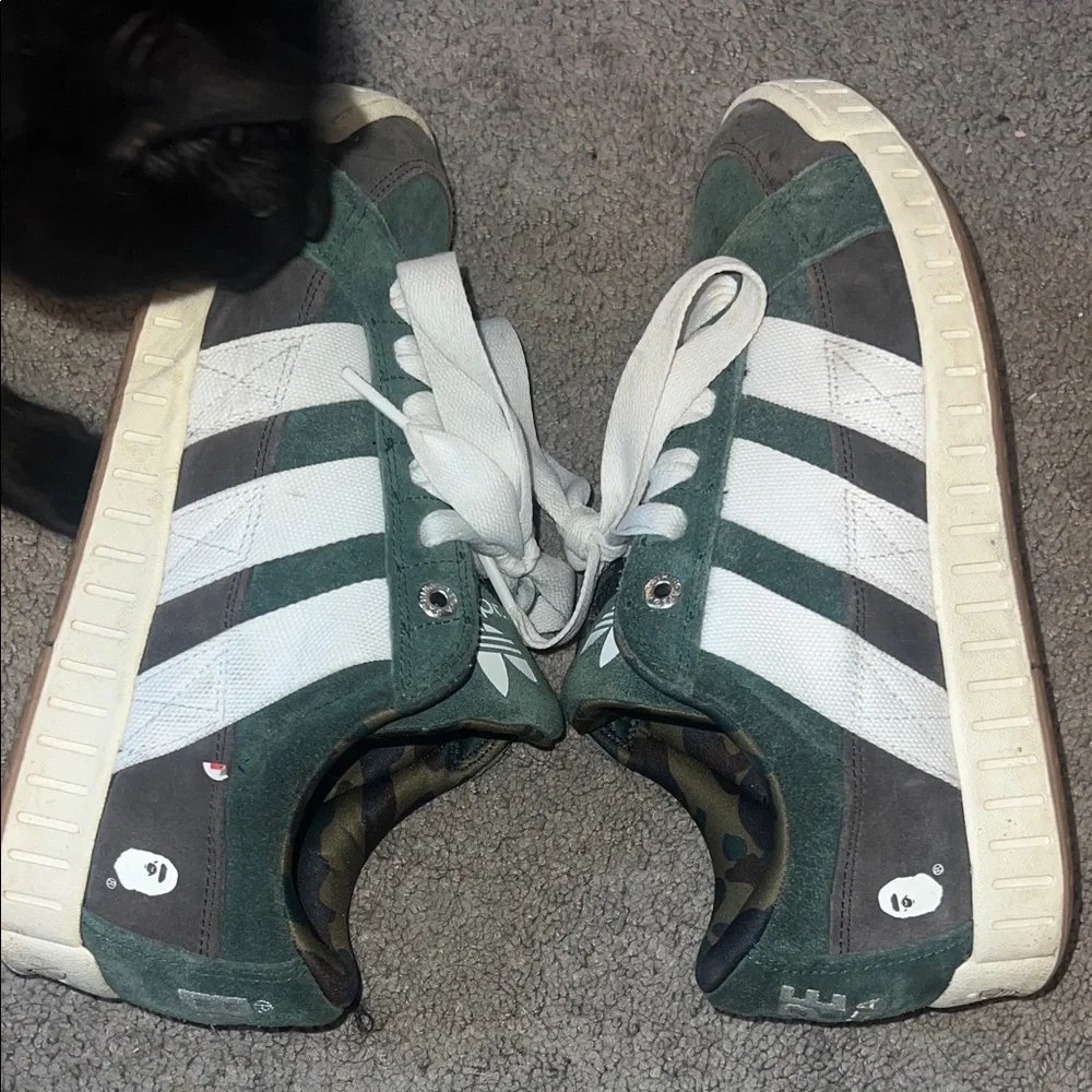 Men's Green Suede Low-Top Sneakers with White Stripes